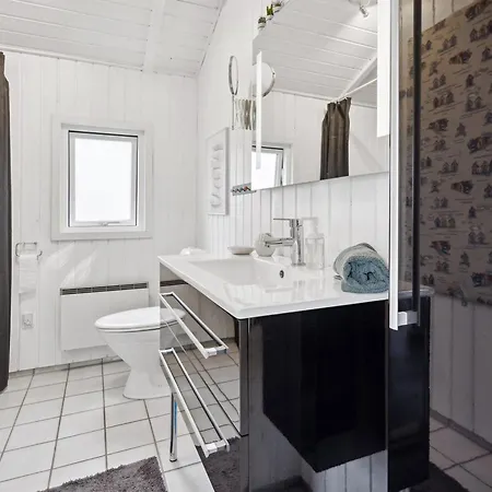 Hjalmsvider - 300m From The Sea By Interhome * Broager
