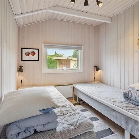 Hjalmsvider - 300m From The Sea By Interhome Vakantiehuis *