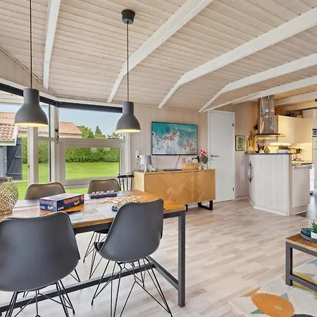 Дом отдыха Hjalmsvider - 300m From The Sea By Interhome *